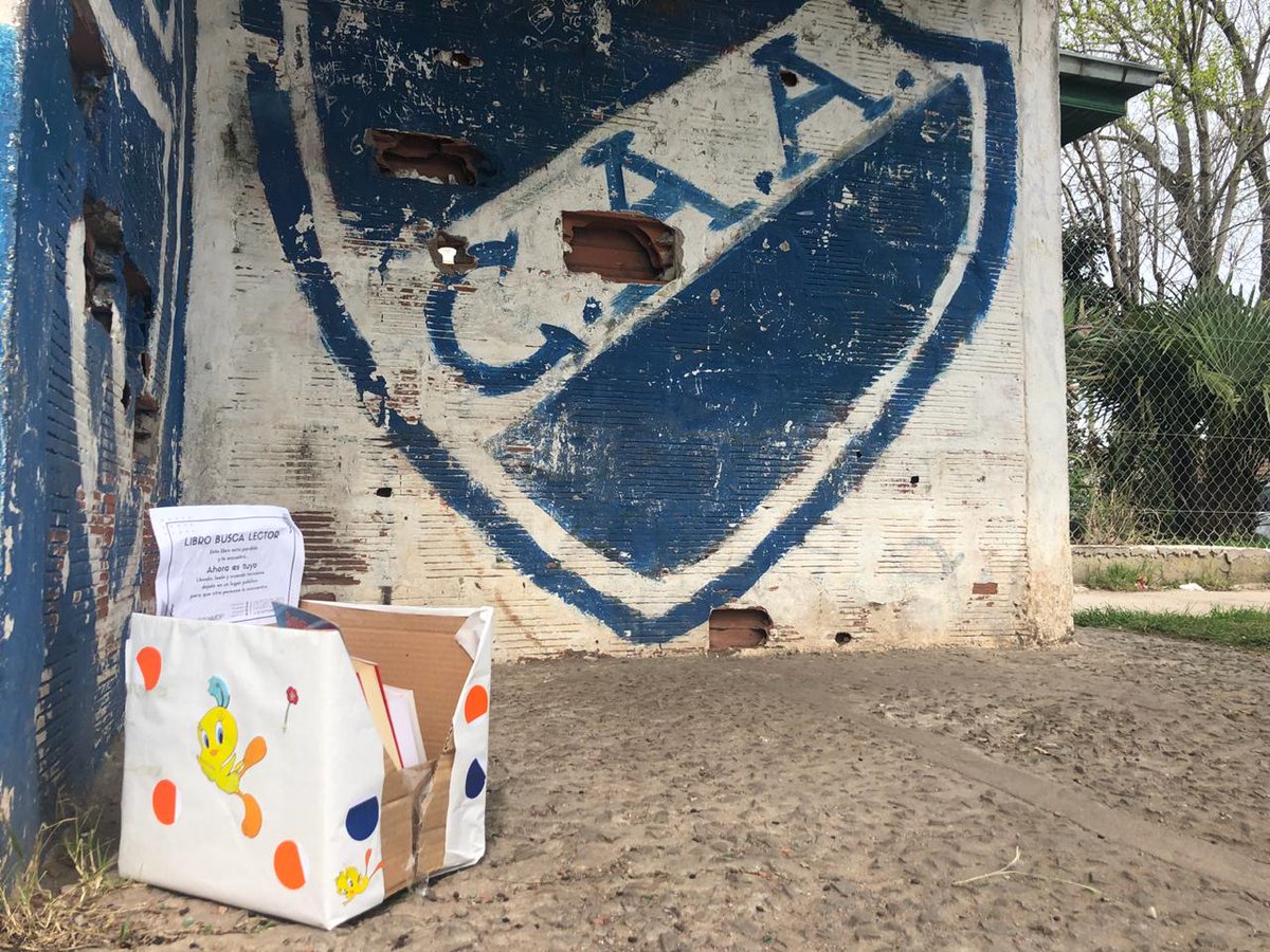 lucasgarrido93's tweet image. #Ahora cumplimos un año sembrando libros en la ciudad de Mar del Plata y Batán. #LibrosPerdidosMdP @CasadeVeinte @LBonifatti