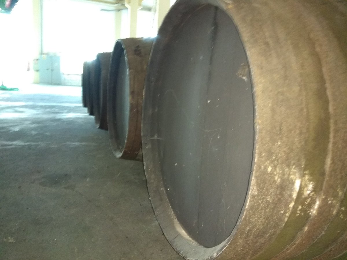 vinosalbarizas's tweet photo. Hemos decidido #Asolear parte de la #uva de nuestro #Bijuré_2018.
Un #Vino muy actual con guiños al pasado.
#vidueño fermentado en #Botas que han envejecido #Fino, #Amontillado y #Oloroso en nuestra #Bodega.
#Vendimia_2018 #Bijuré #Asoleo #CooperarivaAlbarizas #VinosdeAlbarizas https://t.co/3OQs1G6WXx
