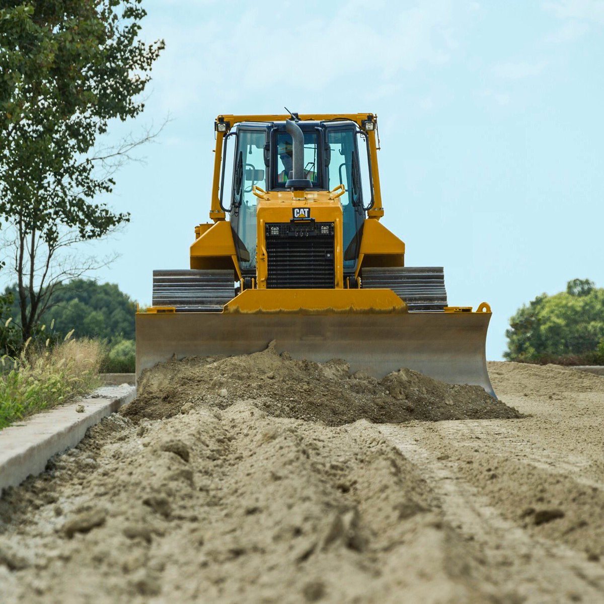 haytrac's tweet photo. Dozer to match your needs!!! Happy Friday guys👍. #haytrac #haytraccat #tgif #buldozer #friday #weekend #cat #catyellow #machinecat https://t.co/m0bvUjBBiV