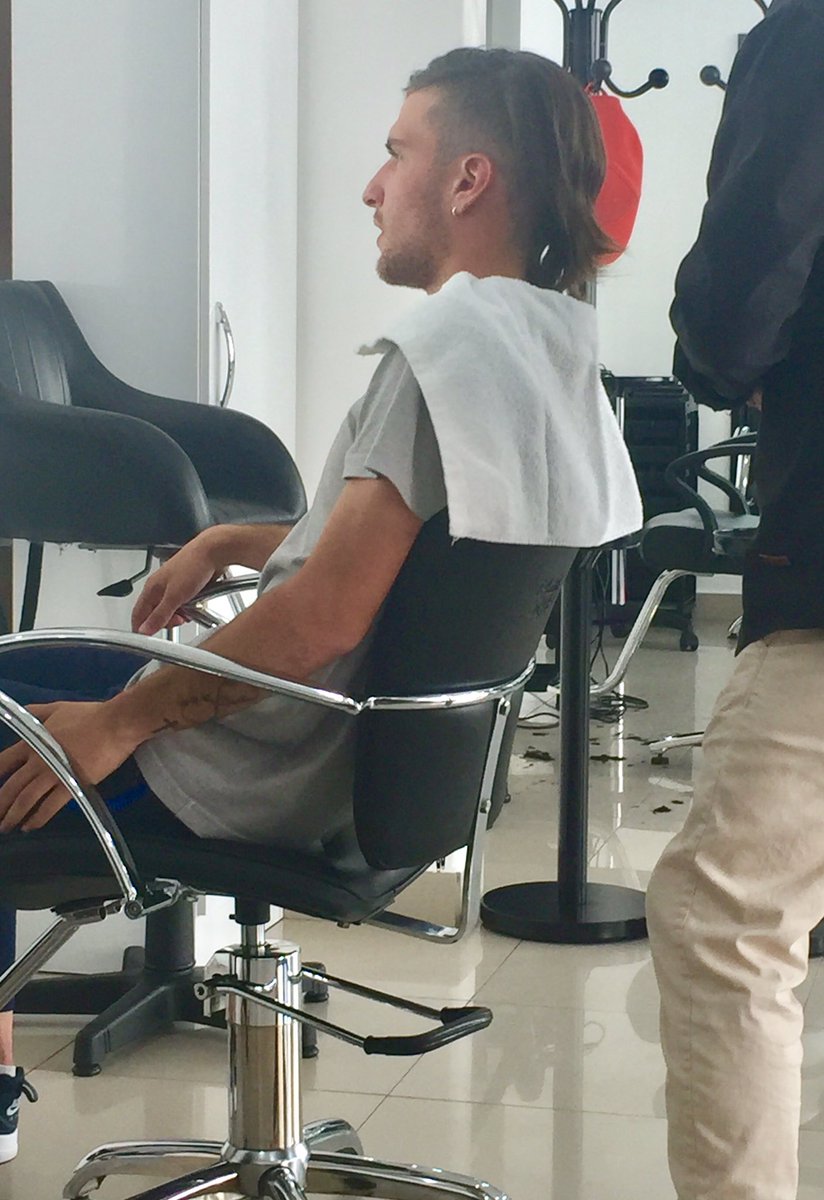 Fede_Caniza's tweet photo. Venir a la peluquería así da gusto... #AltoChongo #Rubio 😍😍😍 https://t.co/LYmZWpoYg6