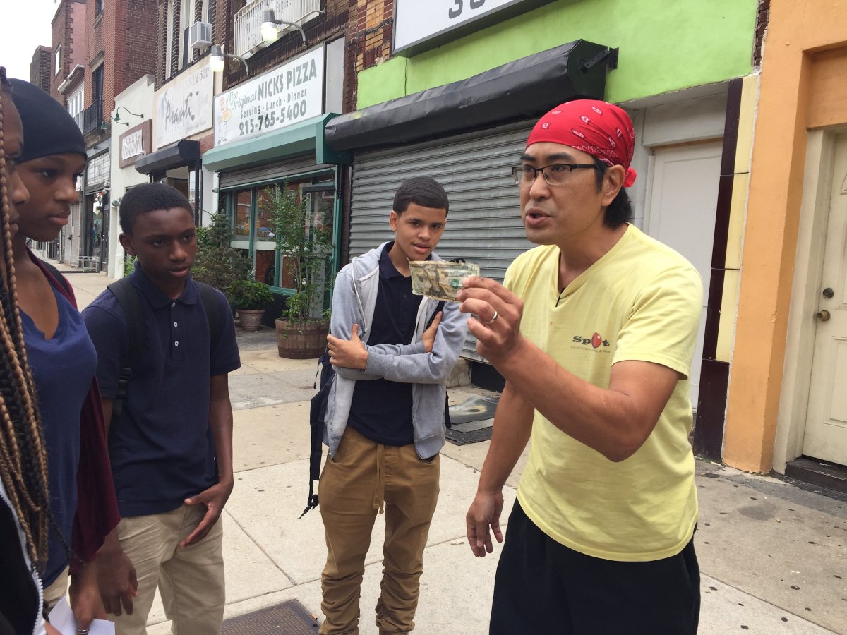Vaux_BPHS's tweet photo. Check out @kilolo_s advisory yesterday! Mr. Kim from @Spotburgers was a great host as our 9th graders explored the neighborhood and recruited new mentors. #leavetolearn #leavingtolearn #brewerytown #girardave https://t.co/Xi6erzQ5J7