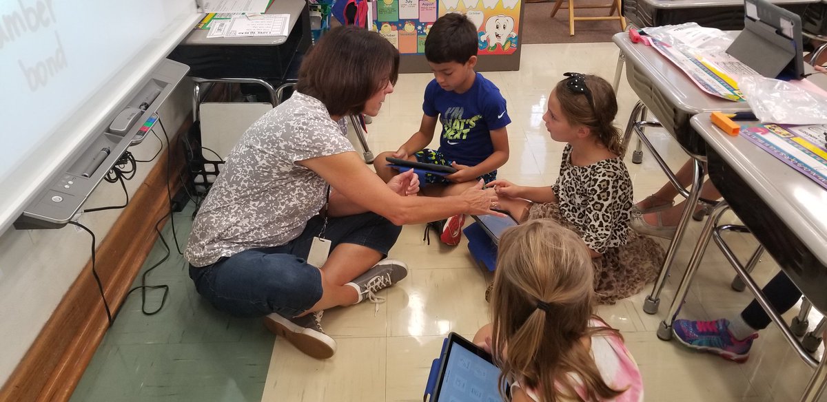 ENassis's tweet image. 1st graders in Ms. Gaston&apos;s class making their math thinking visable to their parents on @Seesaw #HawthorneIgnites #IgniteD205 #visablelearning #6cs