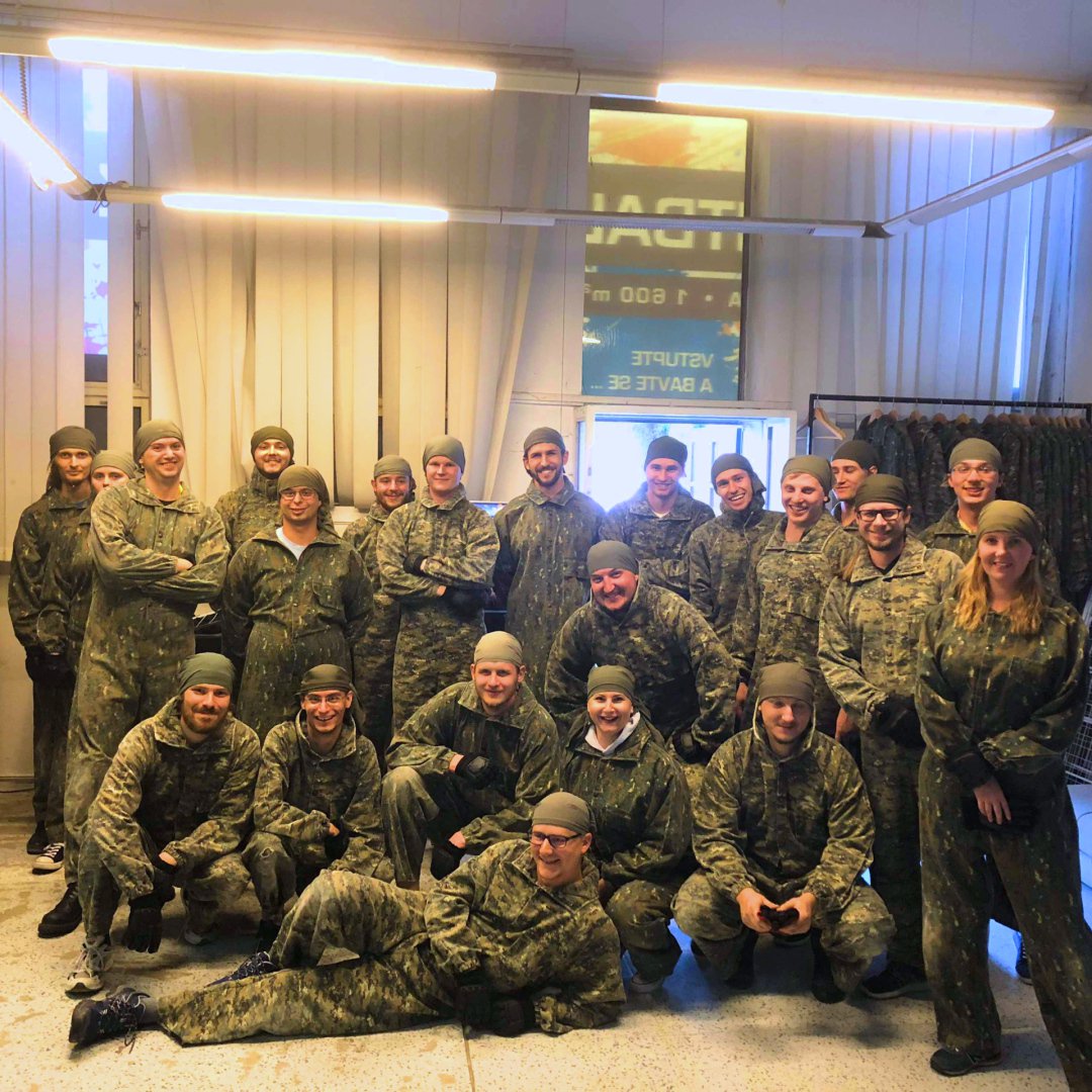 codekiwicom's tweet image. Who builds the best mobile travel app? They do! Meet our Mobile Team #paintball #teambuilding #mobiledevs #travelapp