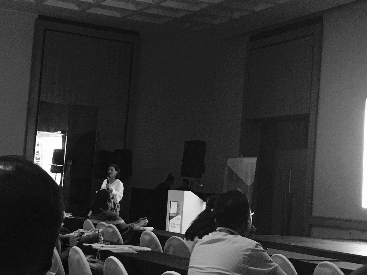 cguzman15's tweet photo. @Fundacion_ORP Excelente la presentación https://t.co/bt0ft8bw4Q