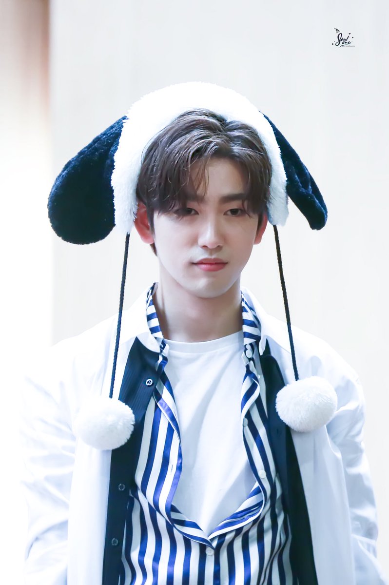Ssoulone's tweet photo. -🎂
-🎊
-🍑

#MyYouthJinyoungDay
#진영 
#Jinyoung 
#갓세븐⁠ ⁠
#GOT7
#PresentYOU⁠ ⁠
#Lullaby⁠ ⁠ https://t.co/XnJAP3VYTc
