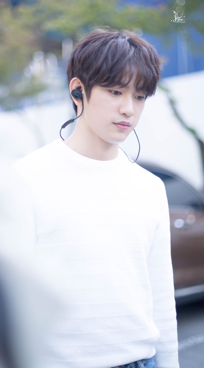 Ssoulone's tweet photo. -🎂
-🎊
-🍑

#MyYouthJinyoungDay
#진영 
#Jinyoung 
#갓세븐⁠ ⁠
#GOT7
#PresentYOU⁠ ⁠
#Lullaby⁠ ⁠ https://t.co/XnJAP3VYTc