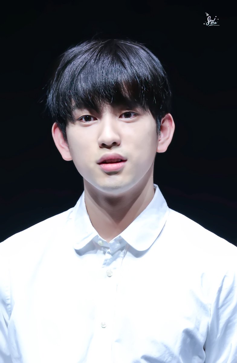 Ssoulone's tweet photo. -🎂
-🎊
-🍑

#MyYouthJinyoungDay
#진영 
#Jinyoung 
#갓세븐⁠ ⁠
#GOT7
#PresentYOU⁠ ⁠
#Lullaby⁠ ⁠ https://t.co/XnJAP3VYTc