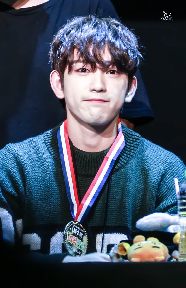 Ssoulone's tweet photo. -🎂
-🎊
-🍑

#MyYouthJinyoungDay
#진영 
#Jinyoung 
#갓세븐⁠ ⁠
#GOT7
#PresentYOU⁠ ⁠
#Lullaby⁠ ⁠ https://t.co/XnJAP3VYTc