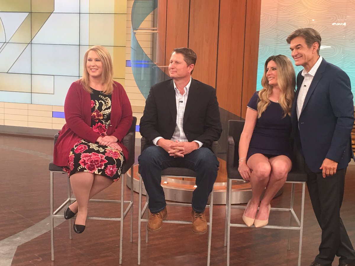 JohnBoelts's tweet photo. Watch the @DrOz Show this coming Monday as he covers the safety & healthiness of #leafygreens. The second half of the show has experts in ensuring safe & healthy food for us all: @LGMAnews’s Scott Horsfall, @DoleTweets’s Natalie Dyenson & Nutrition expert @tobyamidor. https://t.co/bnSDTY2iti