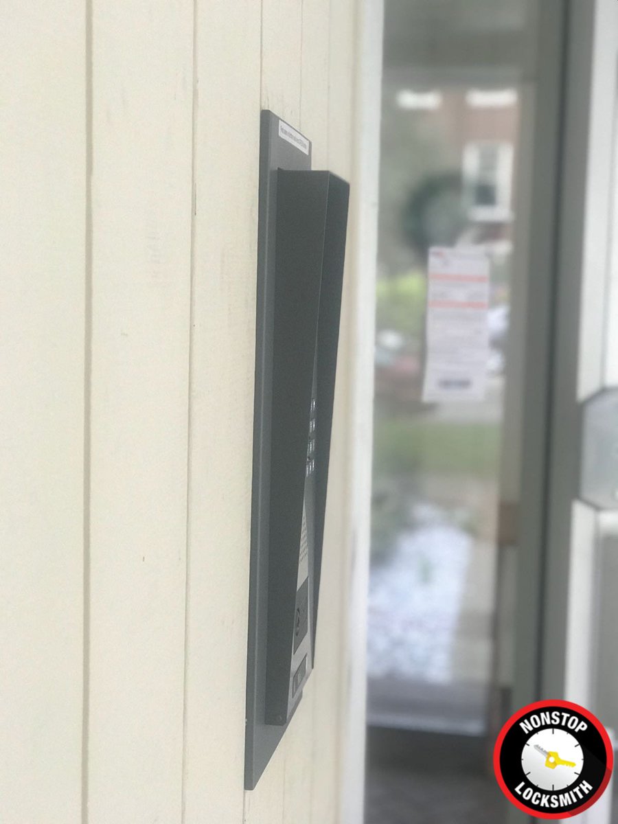NonStopLocks's tweet photo. Nonstop Locksmith and Security Solutions specialize in the installation of Mircom audio, video, and audio/video combination intercom and access control systems at a all scales of residential and commercial properties. https://t.co/zxhema6BUu 312-929-2230 #IntercomInstallation https://t.co/qwSLZSWc6A