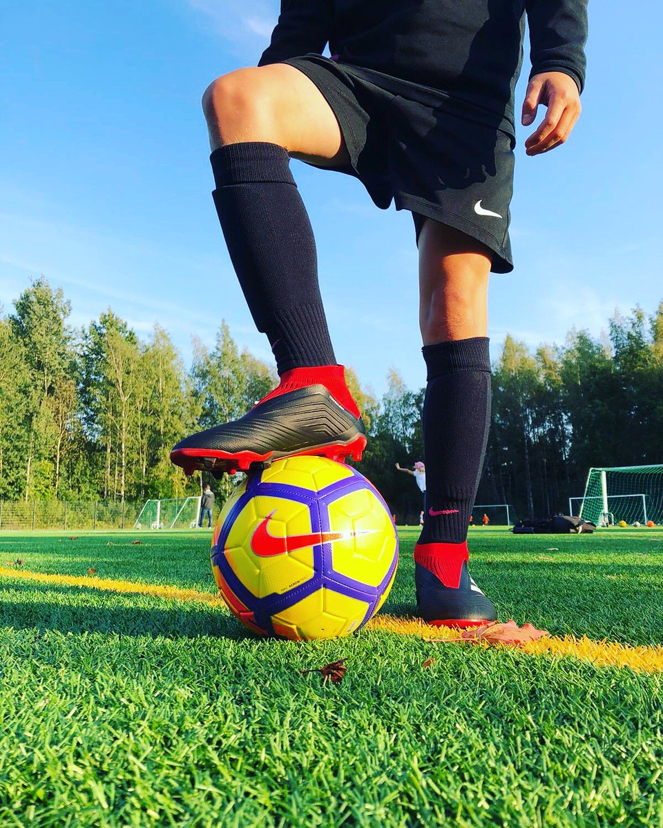 Mahtavaa, enää yksi yö ja kaksipäiväinen turnauksemme #lindbergcup pyörähtää käyntiin! ⚽️Viralliset kisapallot tarjoaa Intersport Suomenoja!💥#intersportsuomenoja  #huomennamennään #yjk07 #kirkkonummi