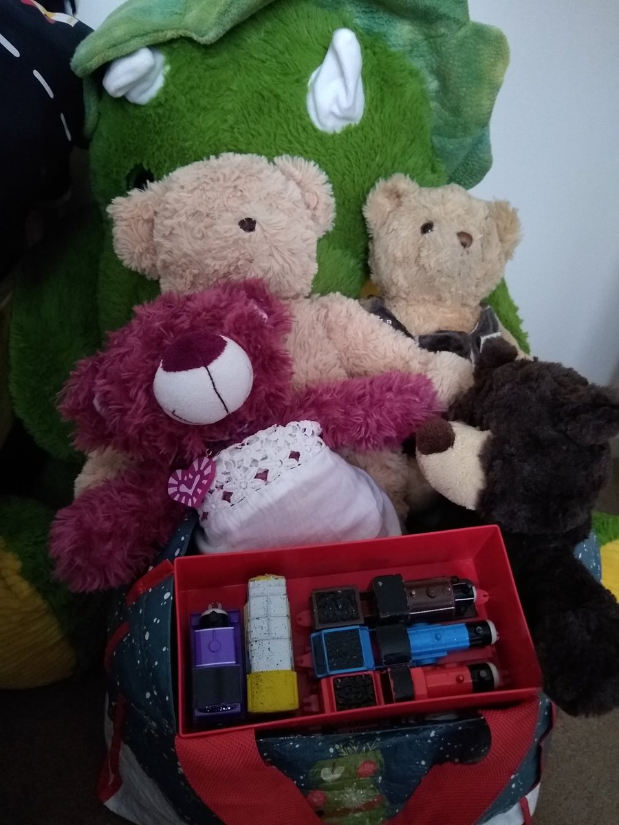 waverleytwander's tweet photo. Thank you for voting new bear will be named James ❤️ here he is with most of the hug and our #TrainCollection getting ready for a #Sleepover at Grandmaw's tomorrow ( just us and Boy2) 👿😂❤️🦕🐻 https://t.co/jih2T3wKF6
