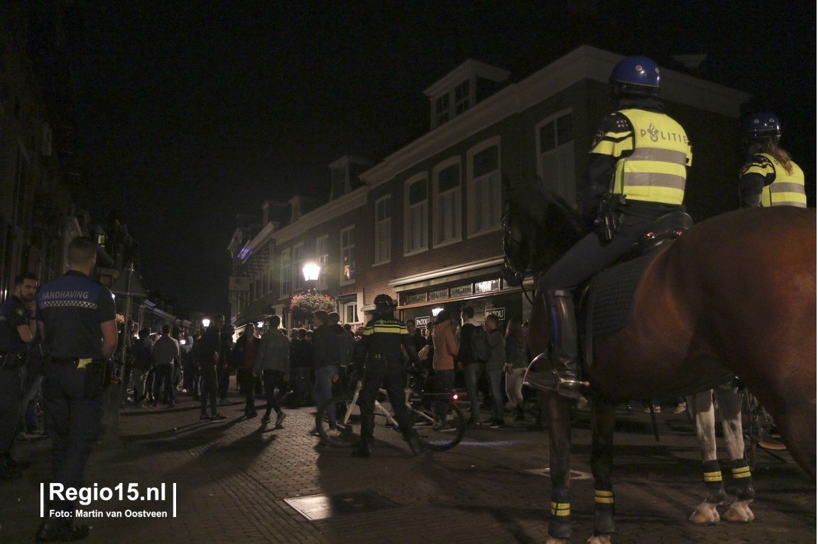 Afgelopen weekend had een groep jongeren zich in de #Herenstraat verzameld na afloop van de #Vlietdagen. Dit was via social media afgesproken. De politie heeft de groep uiteengedreven waardoor de rust na zo'n 20 minuten terug keerde. #politie BRAND: Regio15.nl ^MS