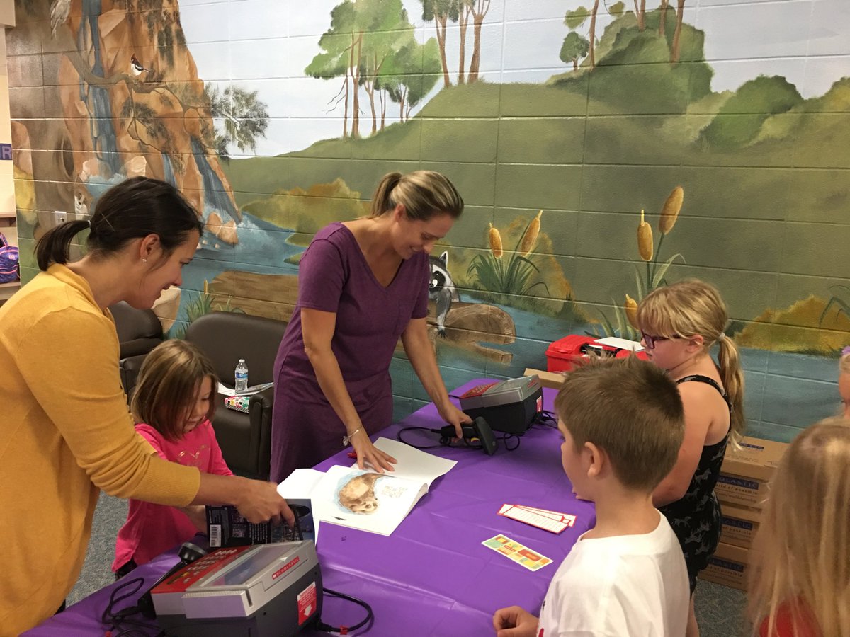 ForestGlenElem's tweet image. Thanks FG PTO for the FREE books! ⁦@WiebelBP⁩ #scholasticbookfair #readingisessential #newbooks