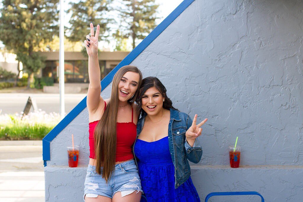 FresnoStateDZ's tweet photo. What a way to end this week! 🤩🌈✌🏼 We can’t believe recruitment starts today!! We are so excited to meet you all &amp; share what our chapter means to us! ❤️ See you soon!! 😘✨ #deltazeta #gogreek https://t.co/SS2uVDr9BC