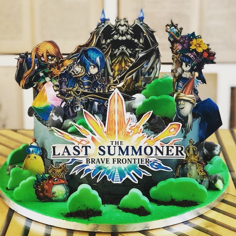 Quand la boîte de jeux vidéos Gumi Inc te commande un gâteau ❤️❤️❤️