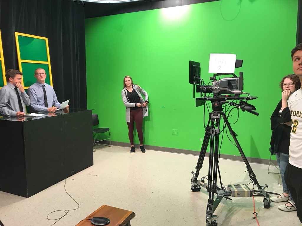 Weekday_news's tweet photo. ITS SHOW TIME!!! https://t.co/lAgb0zFFoS