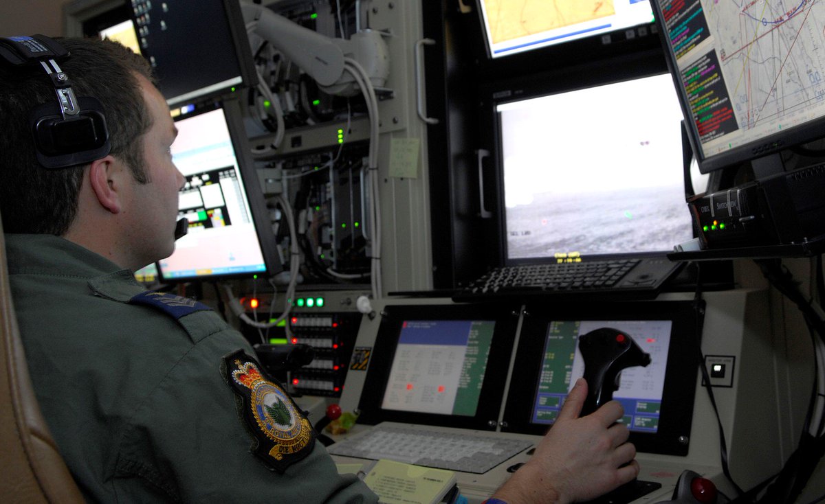 #Lookagain Day 21 of GC month. Images from the excellent <a href="/KitesNotDrones/">Fly Kites Not Drones</a> education pack.  We're looking forward to hearing from the <a href="/Museum_Learning/">Museums Learning</a> WW1 project with <a href="/HolyroodSec/">Holyrood Secondary</a> and <a href="/BellahoustonAc/">Bellahouston Academy est. 1876</a> since working with them on GC approach to conflict past and present <a href="/IDEAScotland/">IDEAS</a>