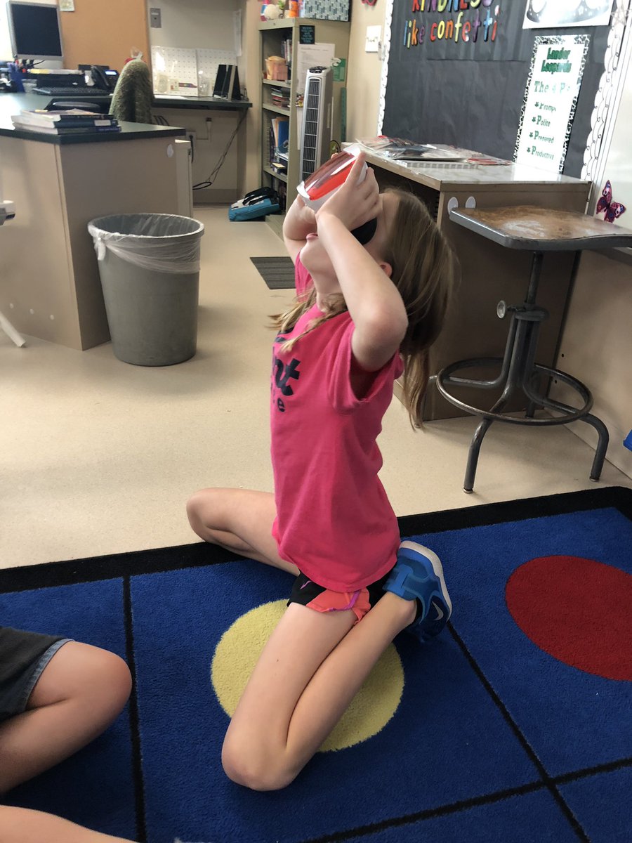 HancockMayfield's tweet photo. @kristina_waner has her class engaged and excited with her new Stem Challenge Friday activities! The squeals of excitement around the room made my day! #VRheadsets #explorelandforms #stemchallengefriday #MyChoiceMayfield https://t.co/i12IUD7fO1
