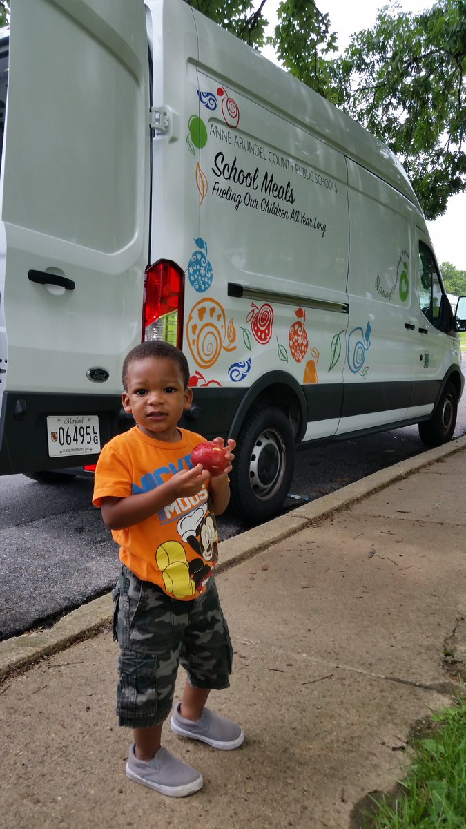 aacpscuisine's tweet photo. Summer Meals are so important @AACountySchools to help address hunger throughout the county when school is out! #causingchangemfb over 100,000 summer meals served this summer! #WeAreBetterTogether join us for school meals. We are ready to serve you! https://t.co/0ZE3Eqvhjx
