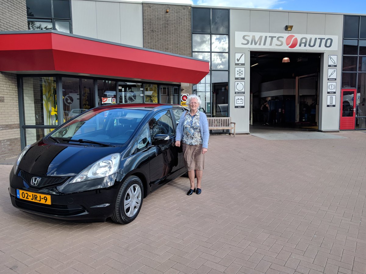 stevenschot's tweet photo. Met dank aan Smit's Auto's @smitsauto Hopelijk veel zorgeloze kilometer voor mijn moeder!👍 https://t.co/LyZNQtAcGm