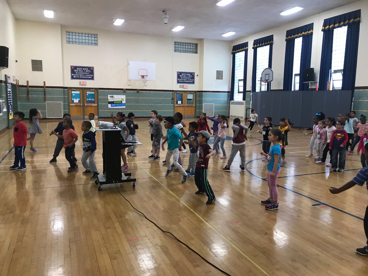 KellySchoolPE's tweet photo. Fitness Friday @kellyschool.  Just Dance.  #wo2world @KellyElementary @MamaBearTeele @dmdacosta13 @woschools https://t.co/TDZJ5Ct9t8