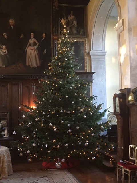 LoseleyPark's tweet photo. #christmas is coming to @LoseleyPark Group visits welcome (min 10) on Tuesday 11th and Wednesday 12th December - Tours inside @loseleyhouse with lunch in our stunning @tithebarn, see website @GuildfordTIC @VisitSurrey https://t.co/XKBHY15JPH