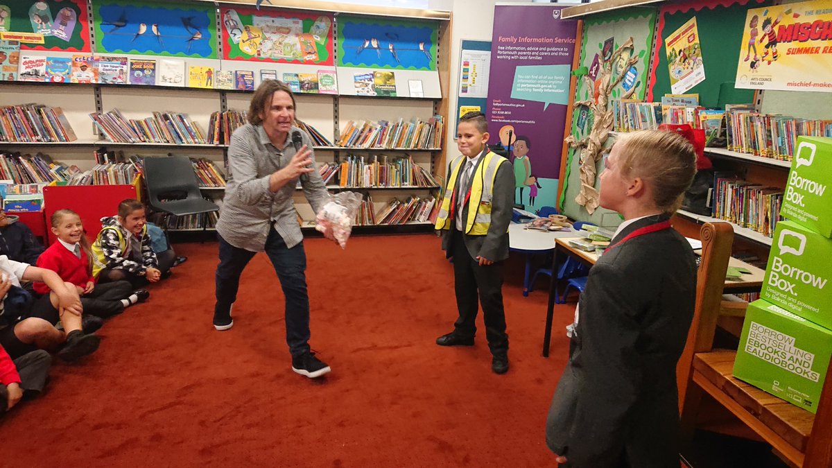 PortsmouthReads's tweet photo. @BorrowBox children's narrator stig@mezzaninefilms.com.au enthralled children from Ark Ayrton School with 2 hilarious sessions on being a narrator this morning at Central Library! #audiobooks #librarylols https://t.co/WaGzzxlNaL