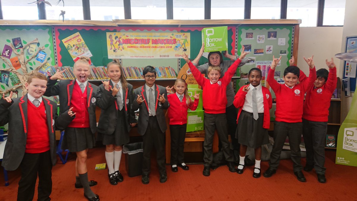 PortsmouthReads's tweet photo. @BorrowBox children's narrator stig@mezzaninefilms.com.au enthralled children from Ark Ayrton School with 2 hilarious sessions on being a narrator this morning at Central Library! #audiobooks #librarylols https://t.co/WaGzzxlNaL