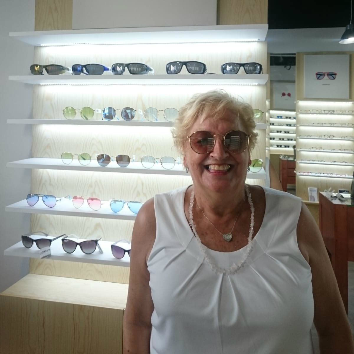 angelsvisionco's tweet image. Desde #América a #Alcoy ✈, a por sus nuevas gafas de sol de Angels Vision. ¿Sabéis qué? ¡Nuestros clientes valen millones! 🤩🙌 #clientesmolones #presumedegafas #somosmoda #angelssun #estamosdemoda