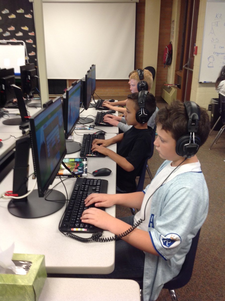 KrystalSpilger's tweet photo. Look at our hands are online. Typing Agent is a great program! We are enjoying using it at Newell. @NewellGI #BeGrand #WeAreGIPS #KnightsofNewell https://t.co/WKQZ5ecGZW