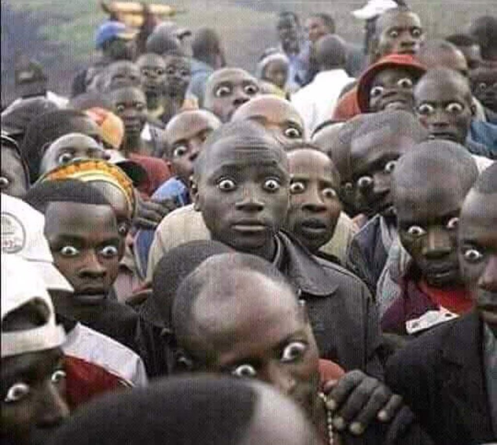 Alex_Houseof308's tweet photo. Please RT if you see Davido in this picture, I want to check something 🌚 https://t.co/xfFlb005hN