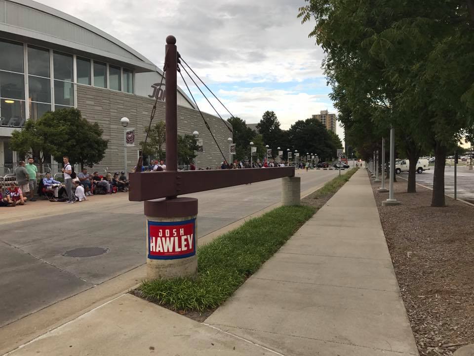 jdellky3's tweet photo. Here's a look this morning of people lining up for President Trump's rally here in Springfield, Mo. https://t.co/JeVkTw9mnD https://t.co/v1KbOuz3jF