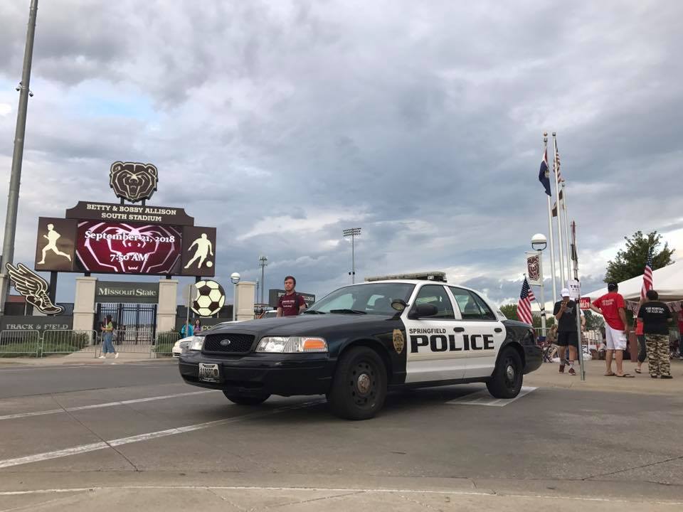 Here's a look this morning of people lining up for President Trump's rally here in Springfield, Mo. ky3.com/content/news/E…