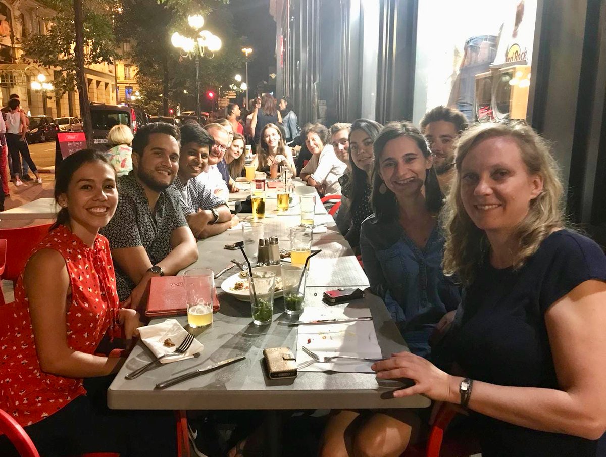 iesegnetwork's tweet photo. Le #ClubLyon vous souhaite une excellente rentrée ! #RegionalClub  #IESEGNetwork #Afterwork 🍷🍴#Networking https://t.co/LnG16dqaQl