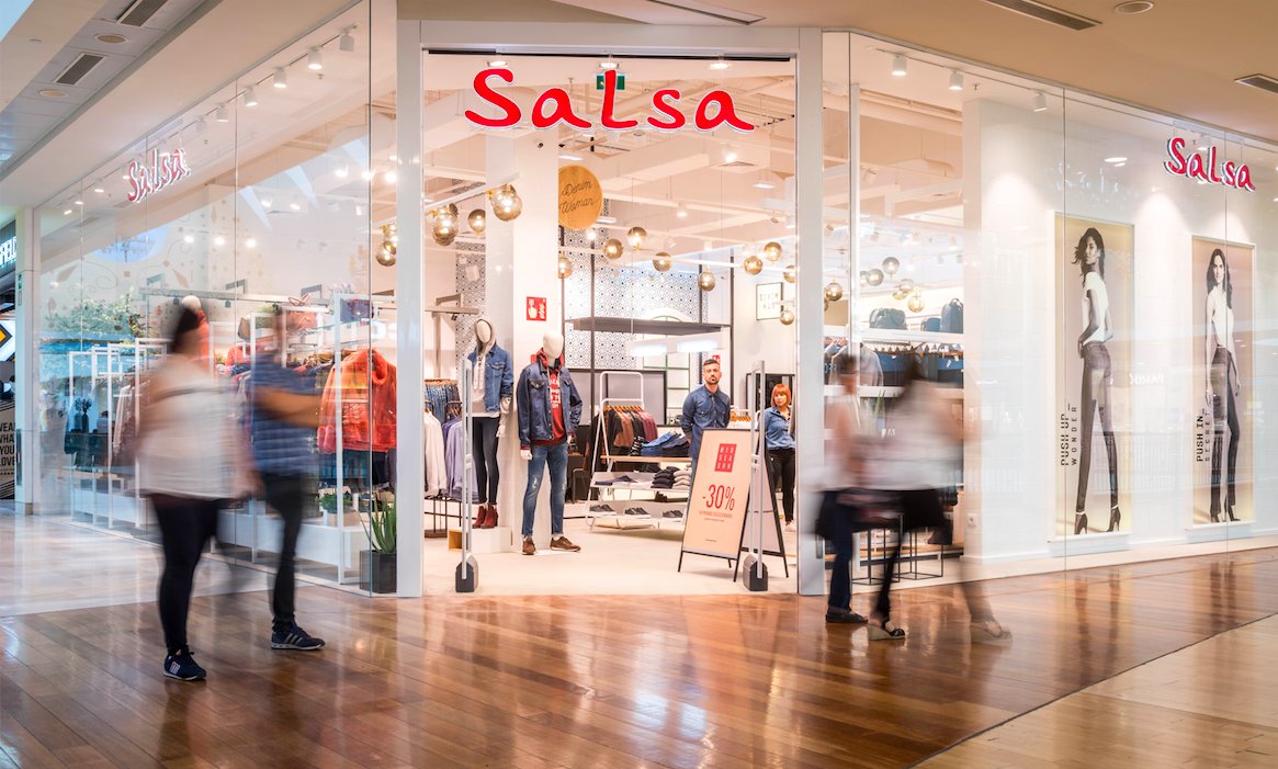 ccxanadumadrid's tweet photo. Hoy tenemos fiesta en @salsaofficial 🕺 Celebra su reapertura con muchas sorpesas y llévate un vale con un 20% de descuento ¿Te lo vas a perder? #salsajeans #new #tienda #shopping #fashion #jeans #denim #plan #madrid #new #party #fiesta https://t.co/FZKR8mWbeB