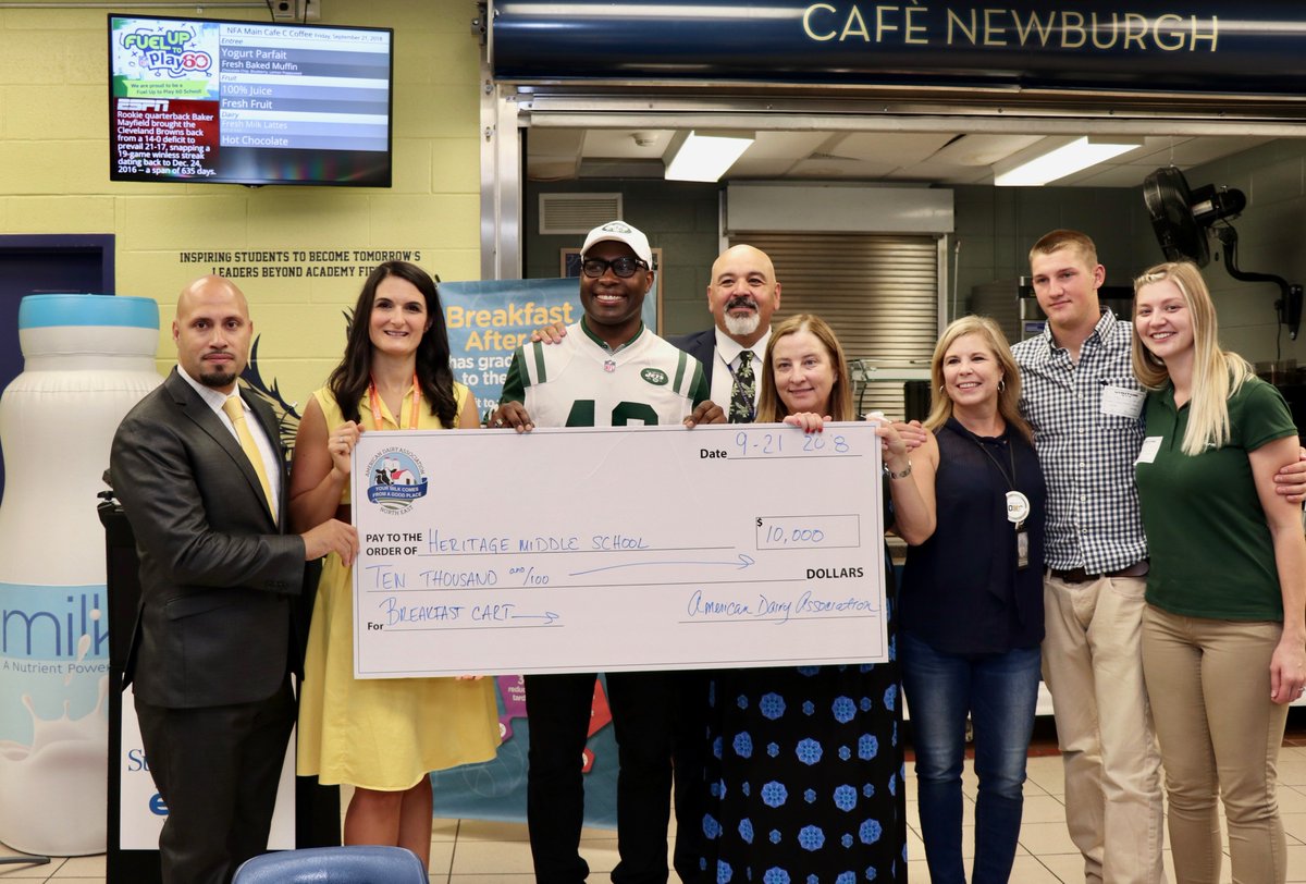 Thank you to the American Dairy Association North East, the NY Jets, Fuel Up to Play 60, &amp; our Newburgh School Meals! This morning, we unveiled three newly renovated cafeterias at Newburgh Free Academy's Main Campus. 
Keep your eye on @SPECNewsHV &amp; <a href="/recordonline/">Times Herald-Record</a> for the story!