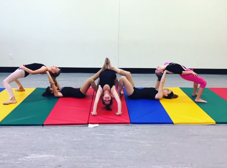 WestChesAcademy's tweet photo. Acro Jazz with Ms. Stacie 🤸🏻‍♀️ #acrobats #acrojazz https://t.co/EoKFiMfOtP