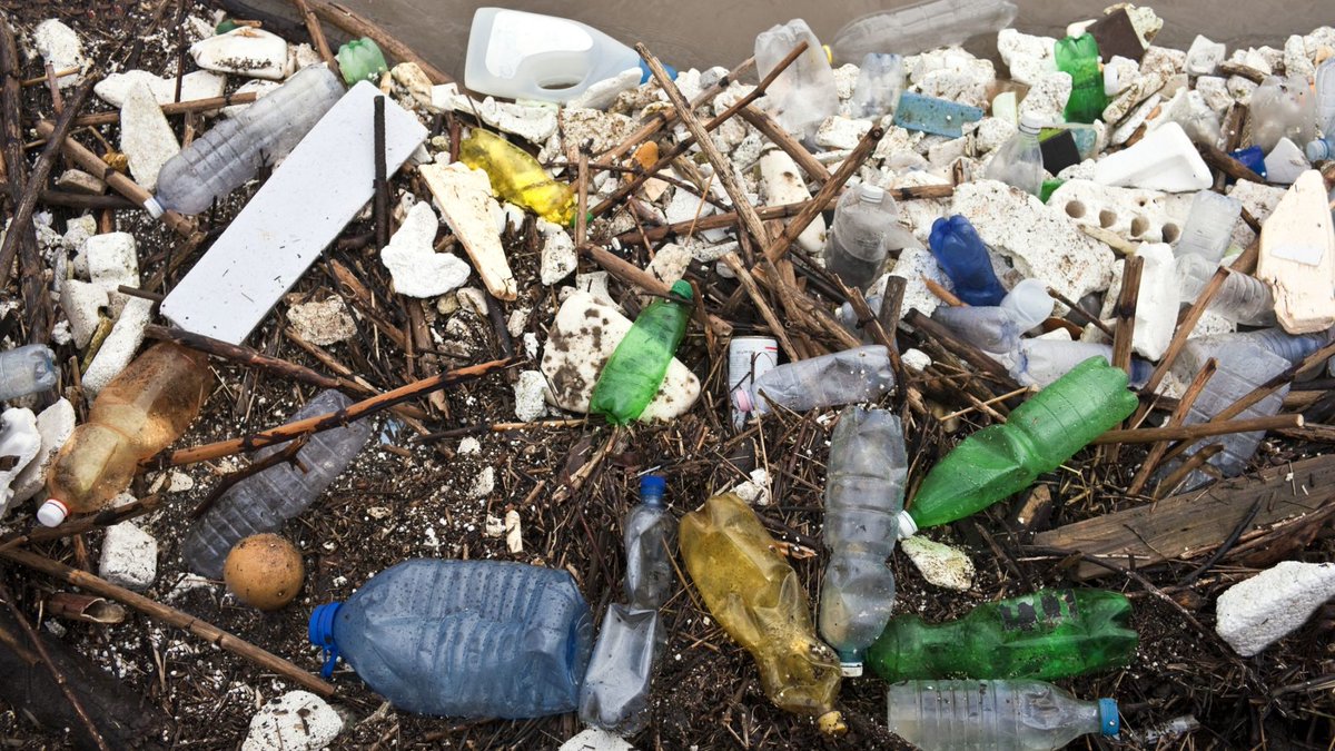 CanadianWater's tweet photo. The federal government is leveraging procurement to drive sustainable innovation in Canadaโs small businesses to help tackle #plasticpollution. https://t.co/pg9RKhwNi5 #beatplastic @loopindustries https://t.co/DNt15HUFod