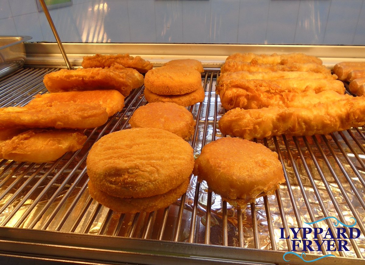 LyppardFryer's tweet photo. What will be choosing to satisfy your taste buds tonight? https://t.co/s6mRRdKX3d