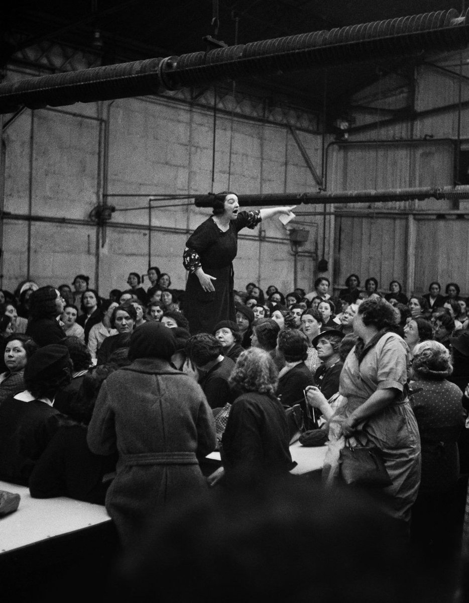 Polka Magazine On Twitter Icône 1938 Willy Ronis - 