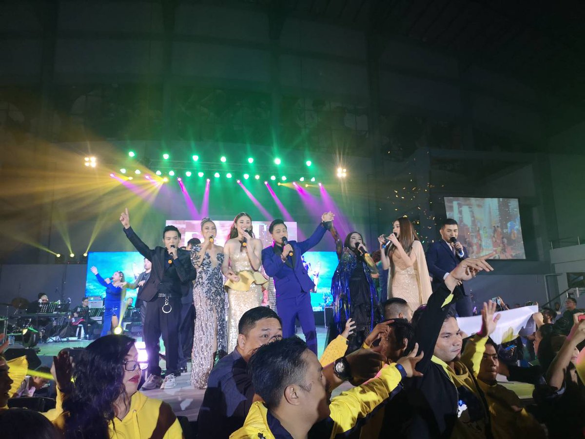 polarisabscbn's tweet photo. Maraming maraming Salamat, akong pinalanggang Cebu! Akong pinalanggang Visayas! This has been #TNTAllStarShowdownCEBU! MAHAL NA MAHAL NAMIN KAYO! 😍😍😍😍 https://t.co/7YJM5gwe9X