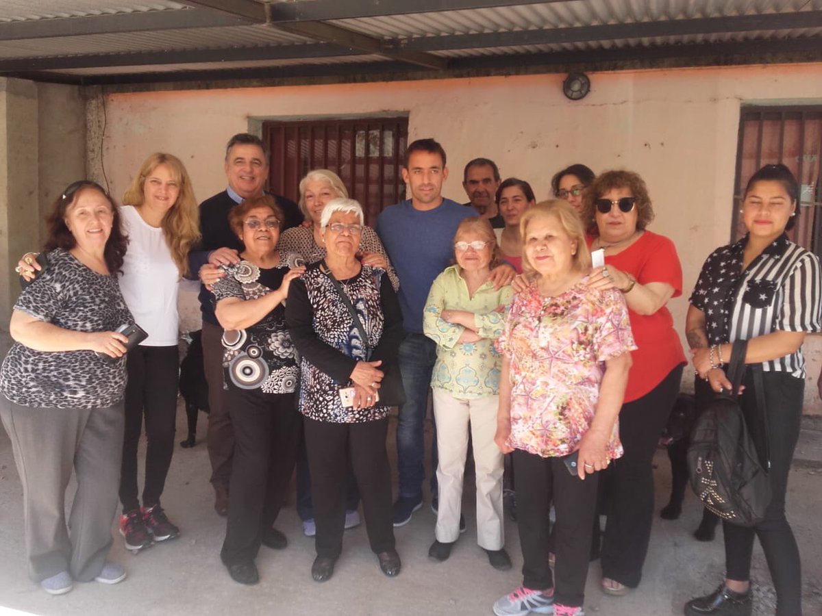 JuanNegri's tweet photo. Arrancamos el #viernes en Don Bosco escuchando con .@marioraulnegri a sus vecinos ,mano a mano con ellos logramos identificar las necesidades y lo q necesitamos resolver.Estoy convencido q la única manera de trabajar es en equipo y con los brazos abiertos.Gracias por recibirnos ! https://t.co/HRb8HZrTo1