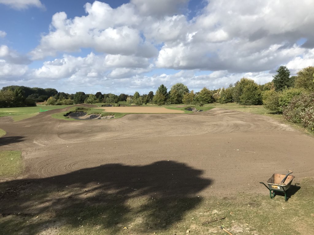 BlinderBunker's tweet photo. New Hole 2 @TheSpringsGolf_ coming to life... turf down ready for #hydroseeding with @OBLhydroseeding on Monday 👍⛳️ https://t.co/pvLet6iCl2