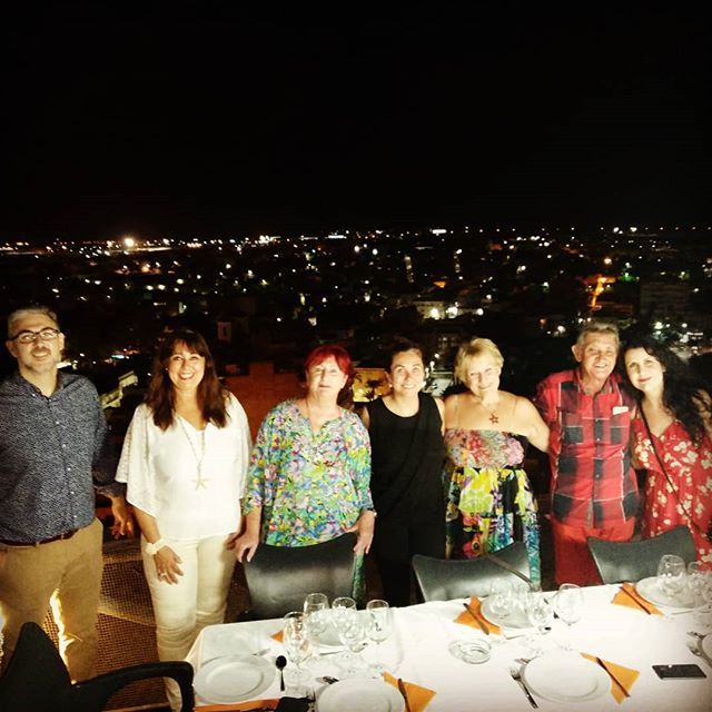 allinEnglishCI's tweet photo. Última noche del último curso de verano de #AllinEnglish.
 Una noche entrañable con un grupo maravilloso. ¡Gracias!

#inmersioneningles #inmersionlinguistica 
#cursosintensivosingles
#inglesconnativos https://t.co/2KWTHwDcDm