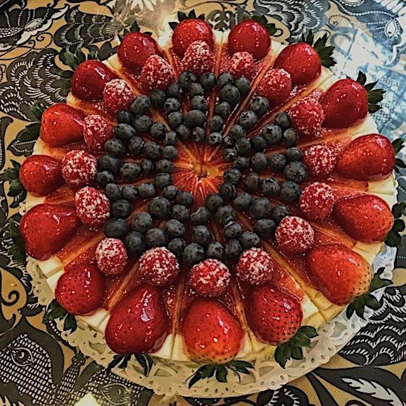 CafeSabarsky's tweet photo. #kurtguttenbrunner #classic #vienna #nyc #neuegalerie #honestcooking #NeueCuisine #kaffeehaus #museumdining
#UES #Topfentorte #Topfen #QuarkCheeseCake #Berries Topfen is an Austrian dairy product made of cow’s milk that is similar to ricotta but less sweet and more tangy. It’s https://t.co/bb56Z0t5Jy