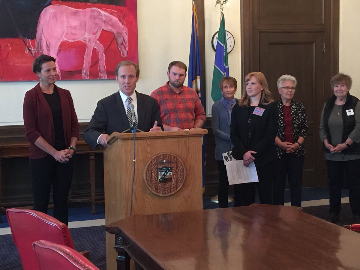 Early voting for 2018 midterm elections begins in Minnesota