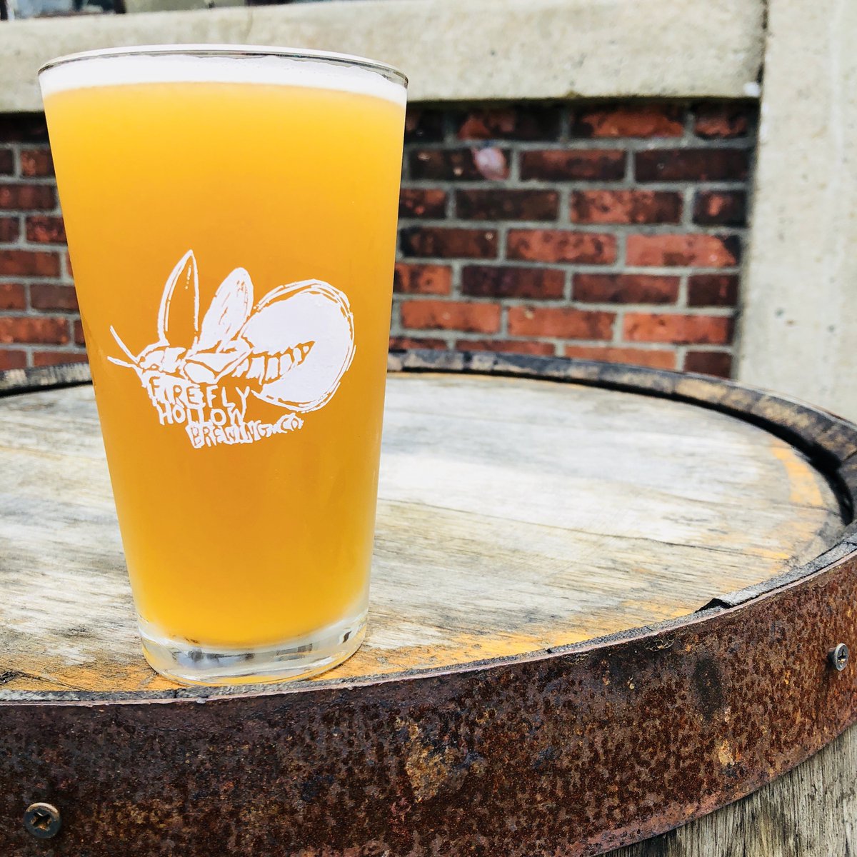 Friday 9/21 Come enjoy our refreshing #CaskoftheDay , Penumbra Cream Ale with Orange Peel. This cask has been a hit all summer in the taproom so come in early to sip on one last glass of it, because like summer, its not going to last long. Bread Pitt food truck will be here too!