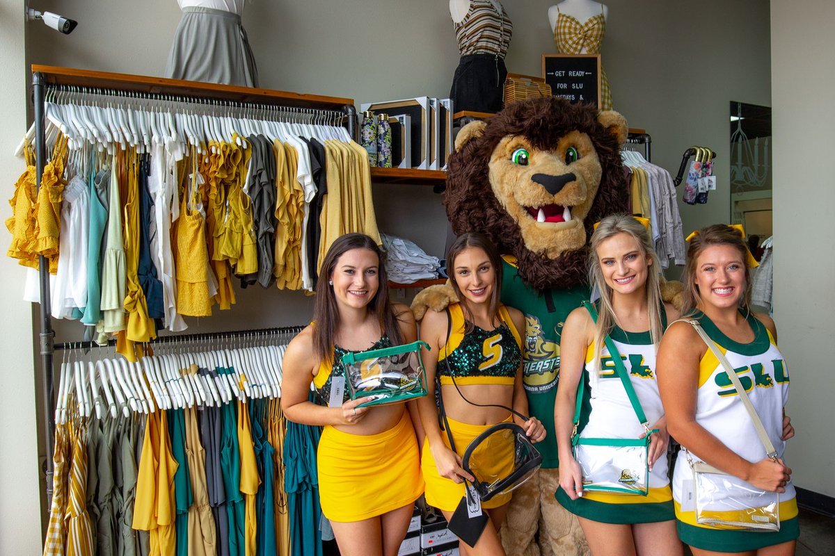 SLU_Alum's tweet image. We’re Obsessed with this Lion Gear! These bags are clearly a must-have item!
#Homecoming2018 #Lionup #HammondSquare @ShopAtObsession