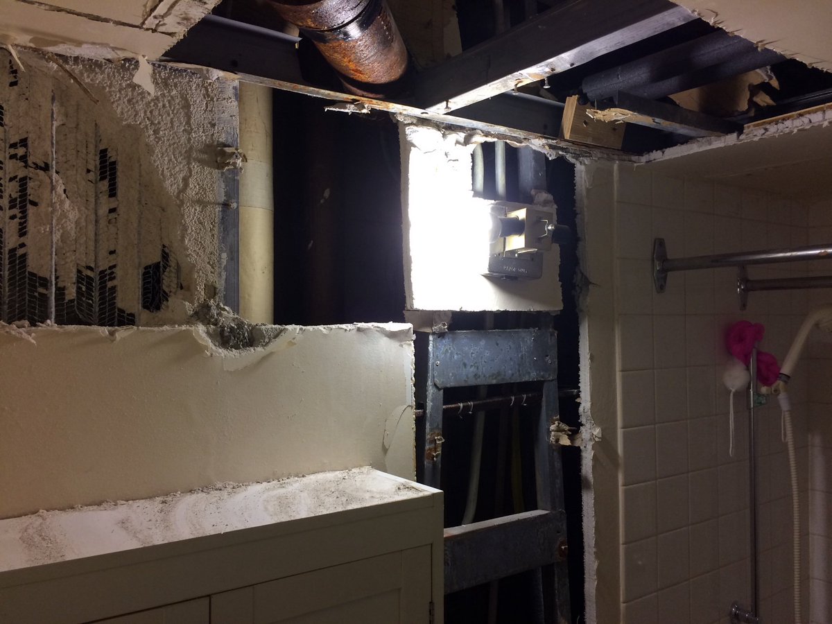 HomeRenoDeals's tweet photo. When plumbers are trying to find the leaking pipe they ask us to cut the walls in the shape and form they want.
#flood #suite #bathroom #contractor #behindthewall #inthebathroom #wall #damagedwall #walldamage #renodeal #bathroomremodel #bathroomtiles #bathroomselfie #vancouver https://t.co/jmnt6calZH